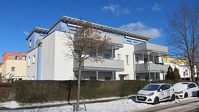 Schnoor Immobilien Neues Schweizer Viertel – Lichtdurchflutetes Penthouse mit umlaufender Terrasse und Lift