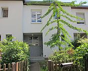 Grünlage Zehlendorf - Lichtdurchflutetes Reihenmittelhaus mit Garten nach Süden und separater Garage