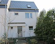 Schnoor Immobilien Familienfreundliches, sonniges Reihenendhaus mit ausgebautem Dachgeschoss, Hobbyraum und Garage